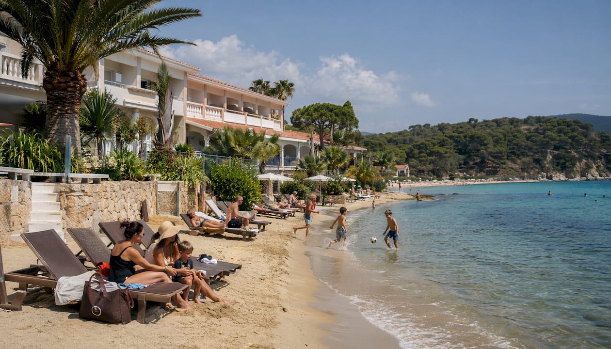 Hotel Delfino Elba: direttamente sulla spiaggia, a due passi dal mare e dalla sabbia dorata.